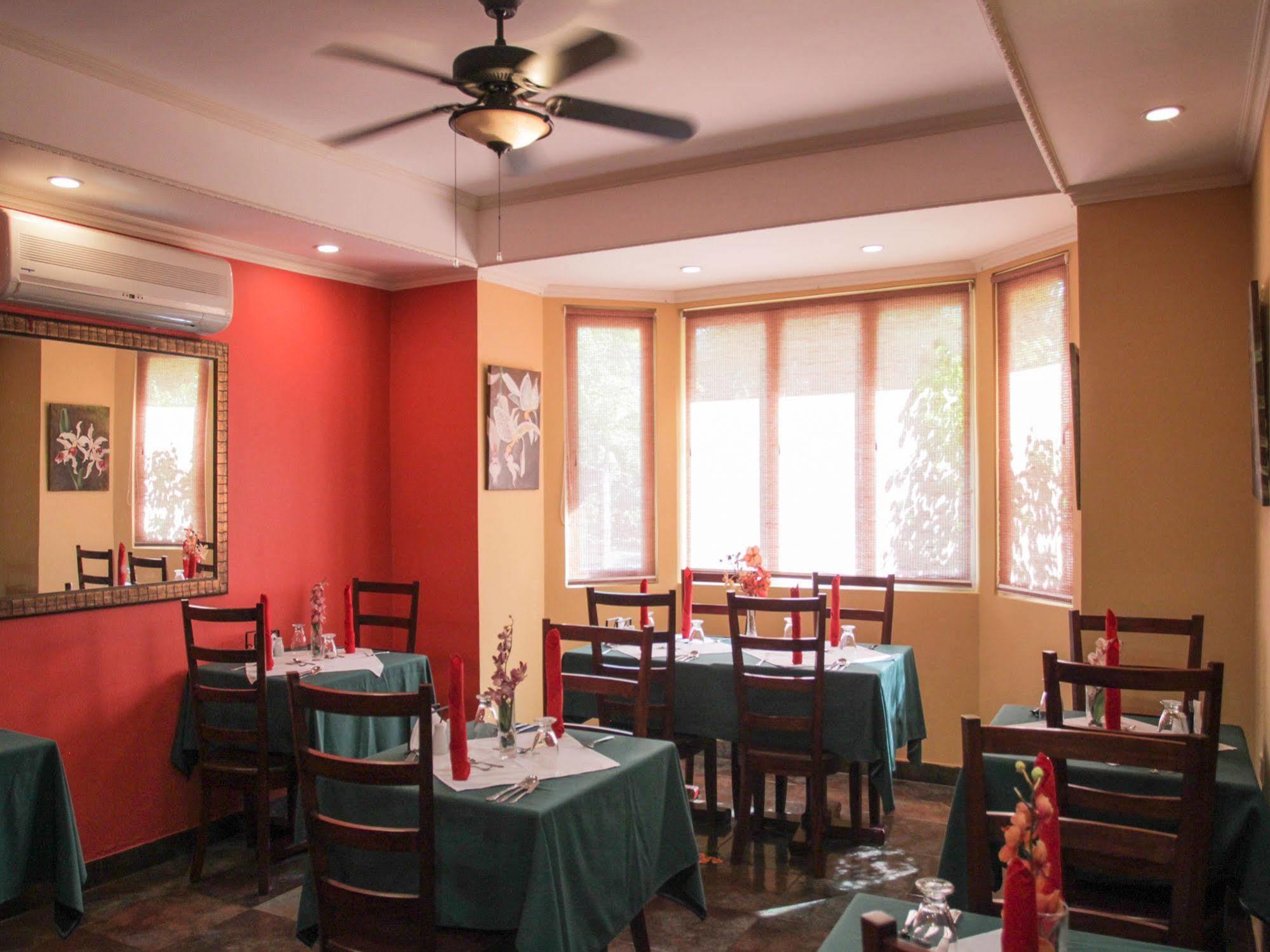 L'Orchidee Boutique Hotel Belmont Екстер'єр фото